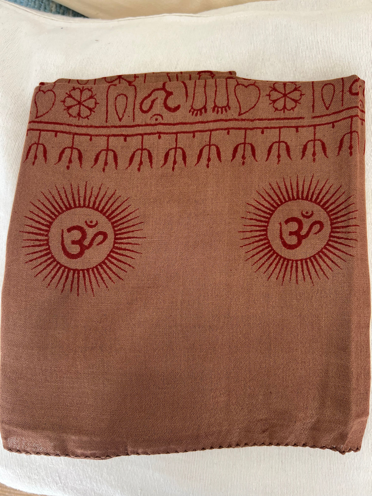 Om Mantralı Sarong