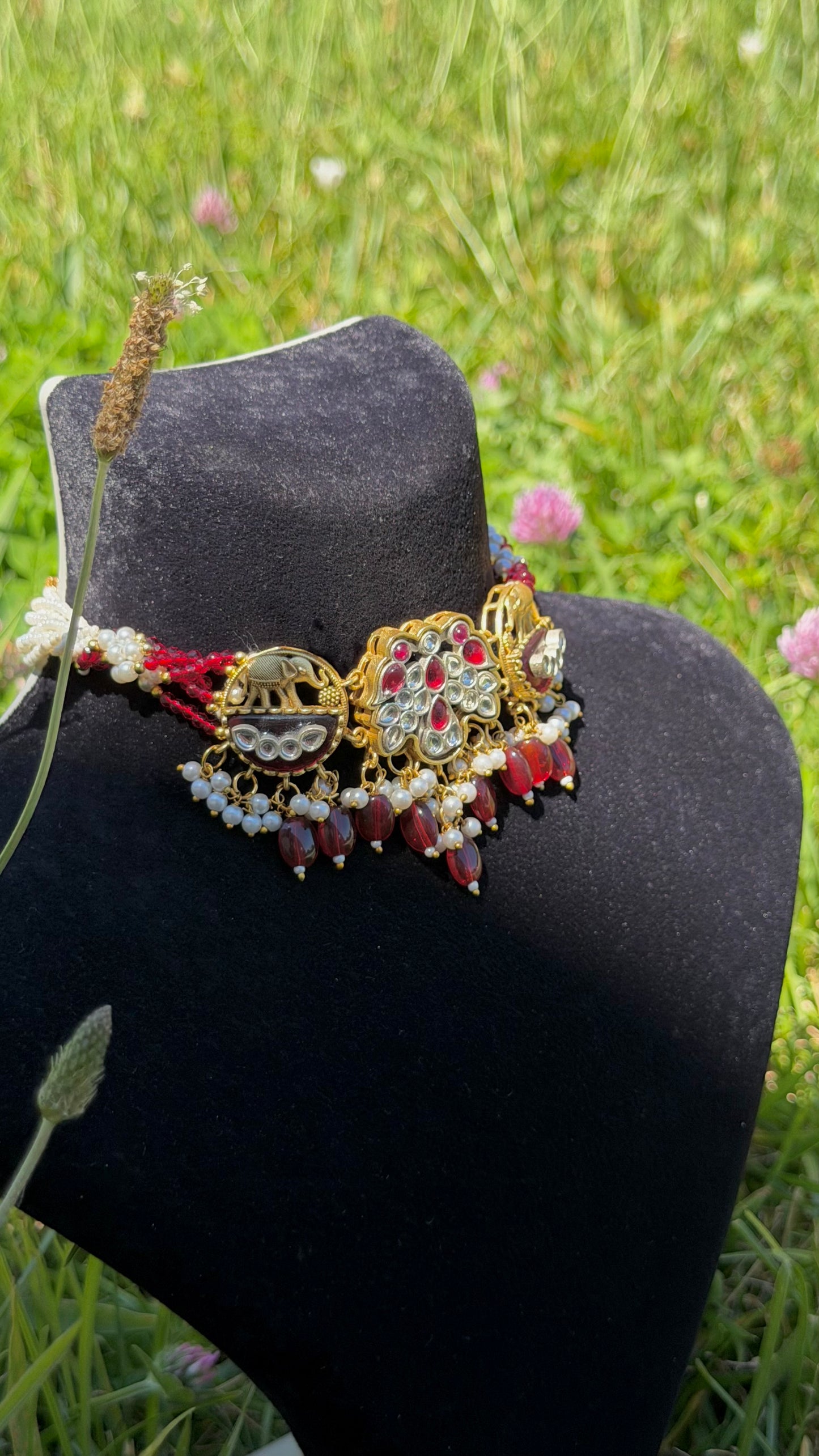 Fil Boncuklu Choker Kolye