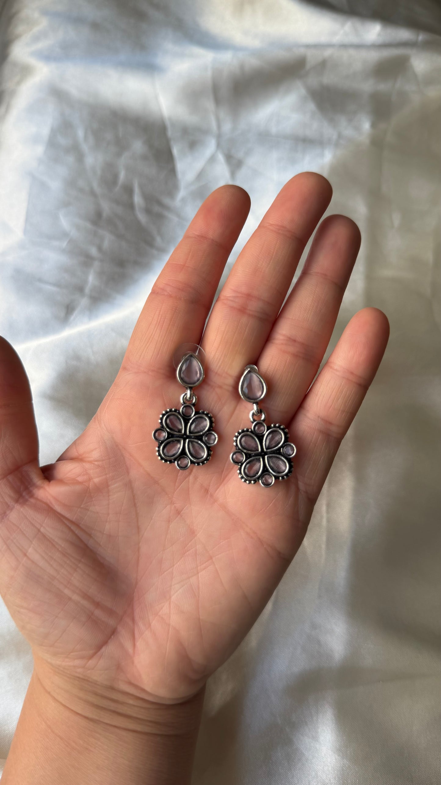 Baby Pink Daisy Earrings