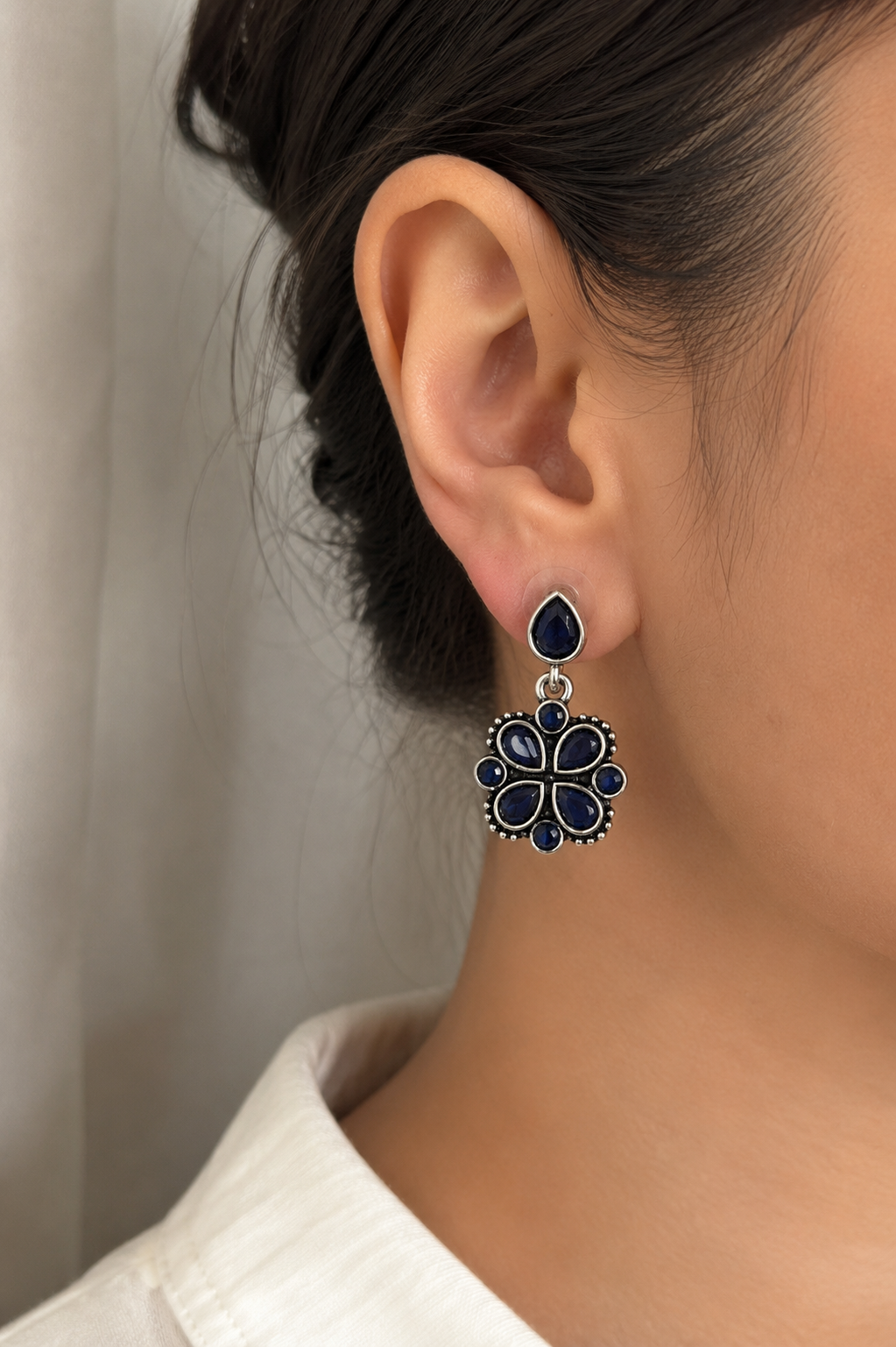 Daisy Blue Silver Earrings