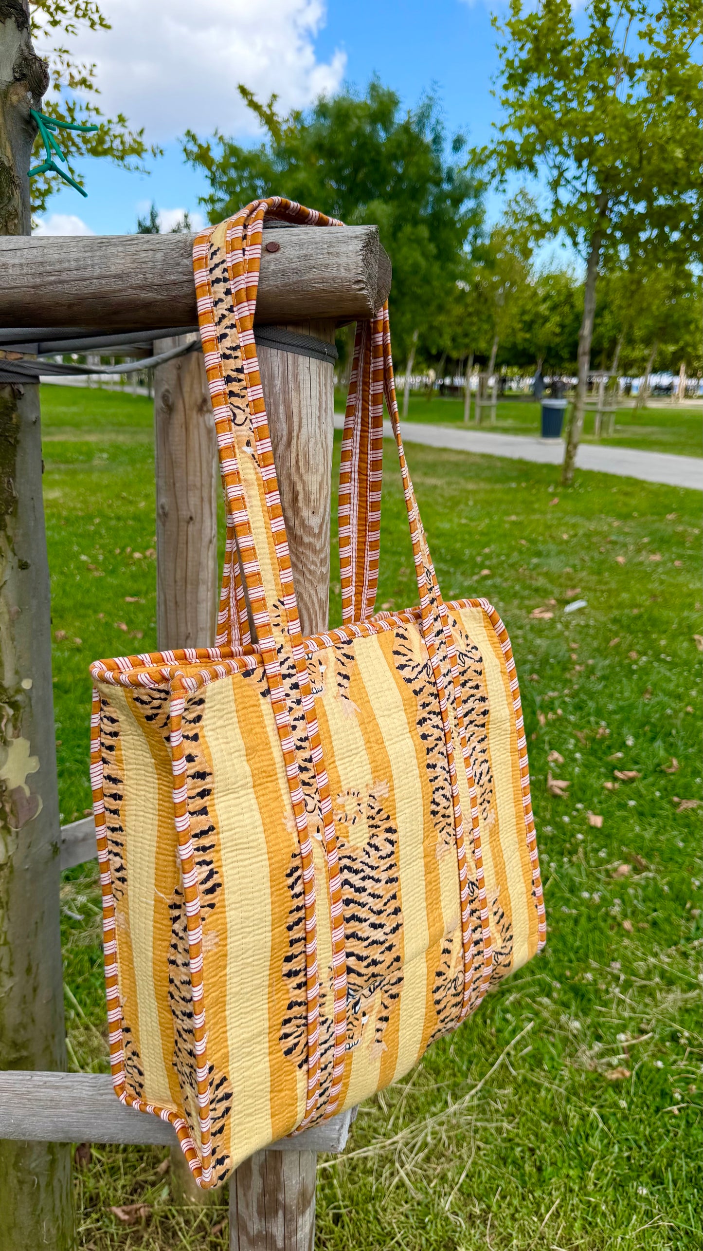 Kaplam Detaylı Tote Bag