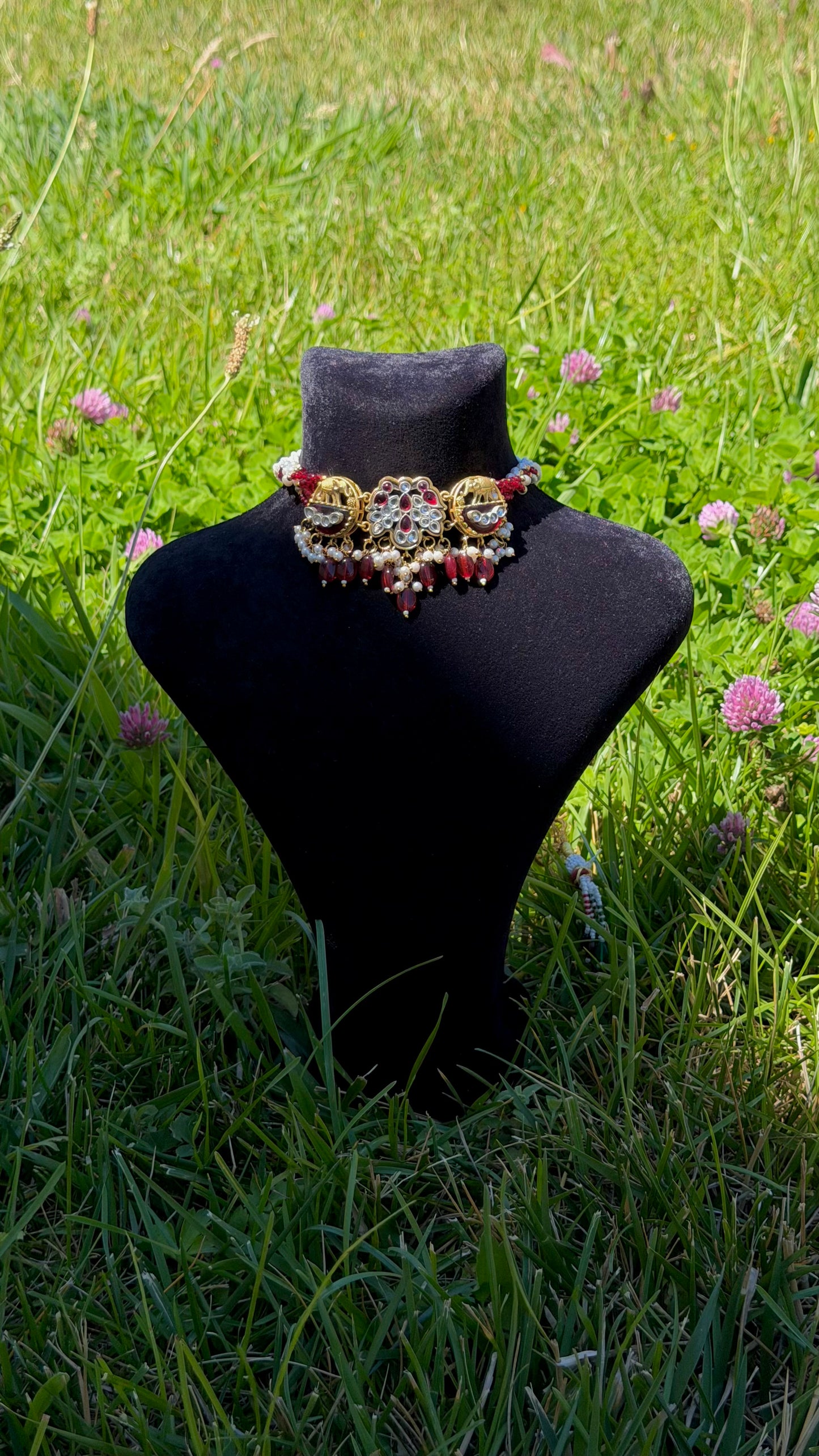 Fil Boncuklu Choker Kolye