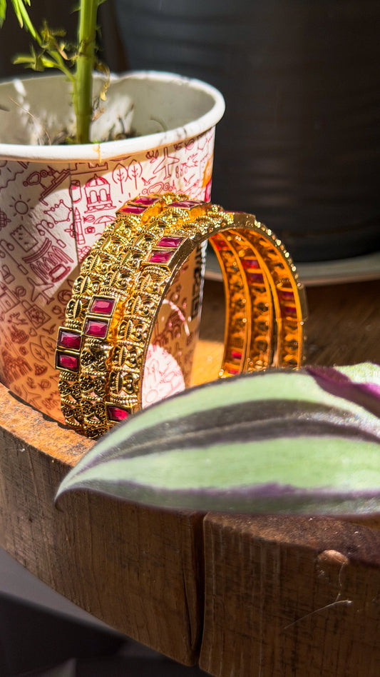 Vintage Gold Hint Bilezikleri
