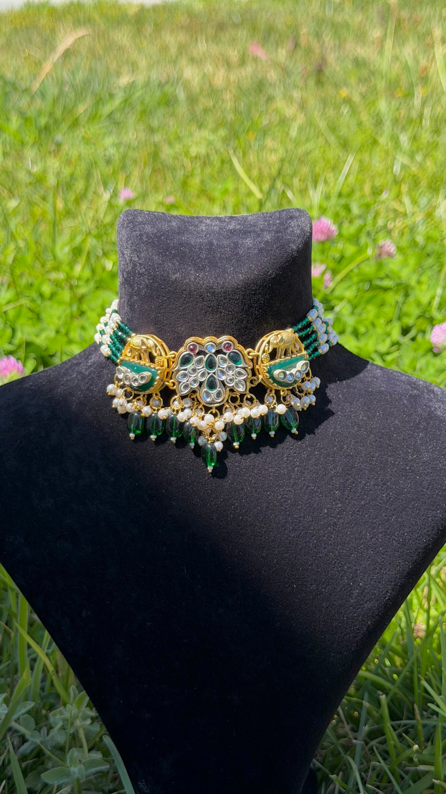Fil Boncuklu Choker Kolye