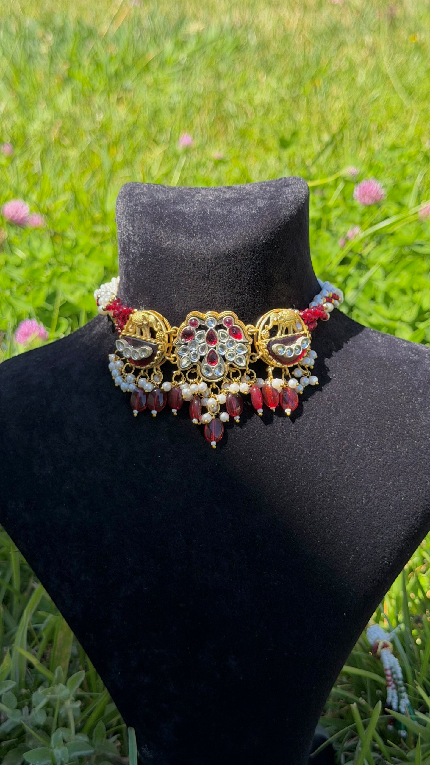 Fil Boncuklu Choker Kolye