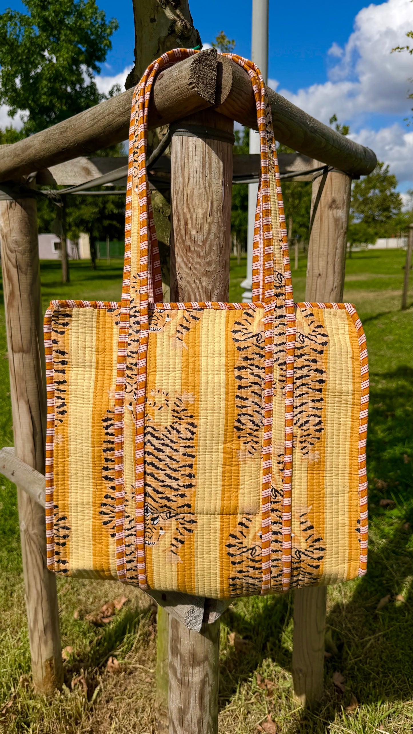 Kaplam Detaylı Tote Bag