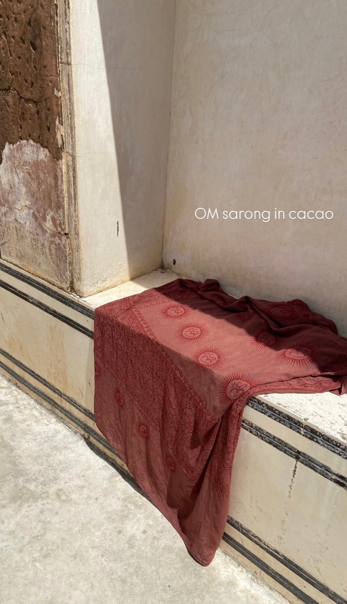 Om Mantralı Sarong