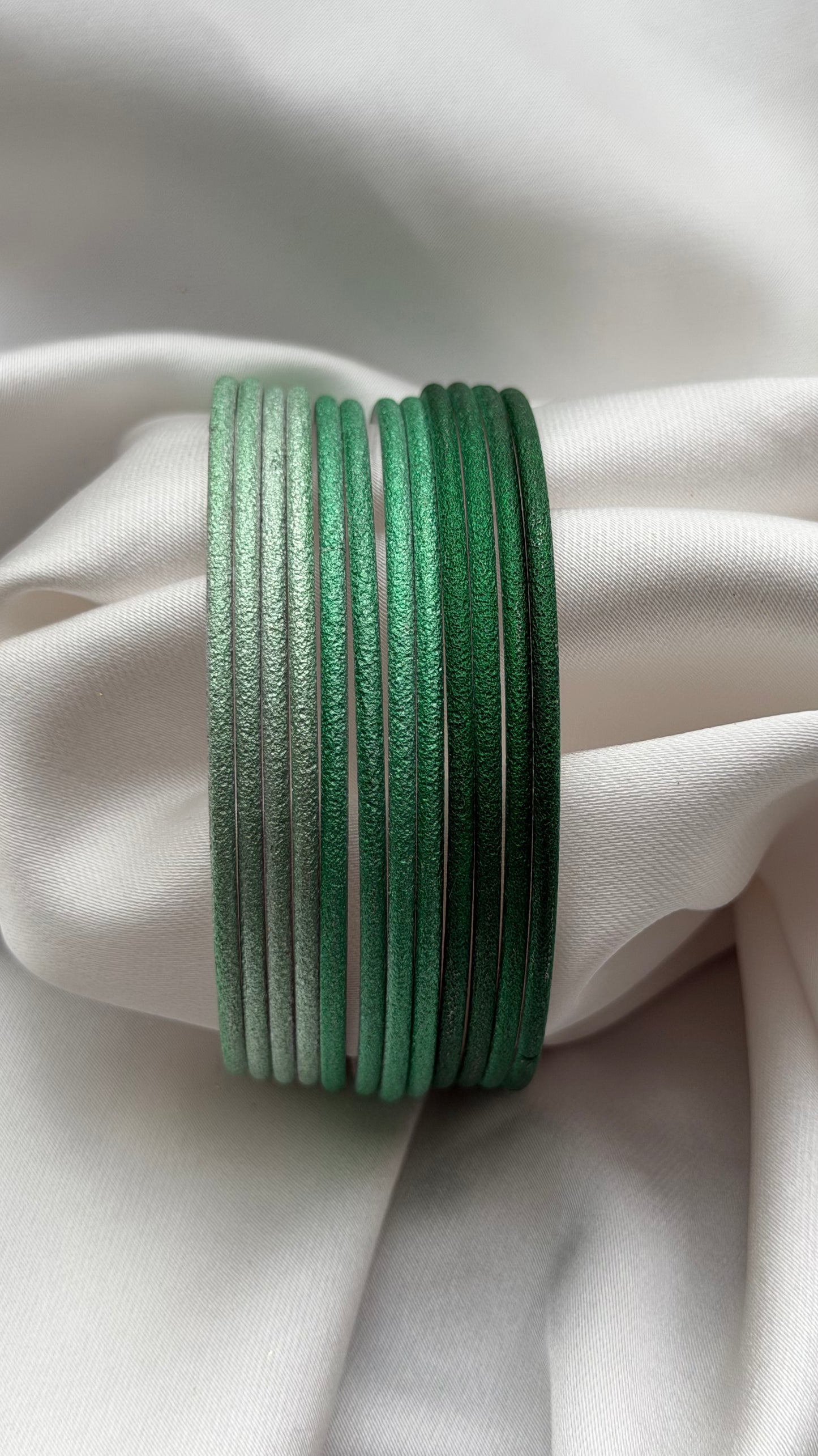 Glittered Green Hint Bilezikleri